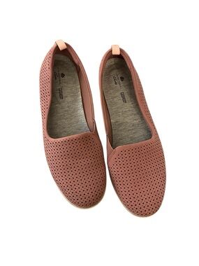 Clarks Collection Women's Ayla Blair slip-on flats in a pink mauve